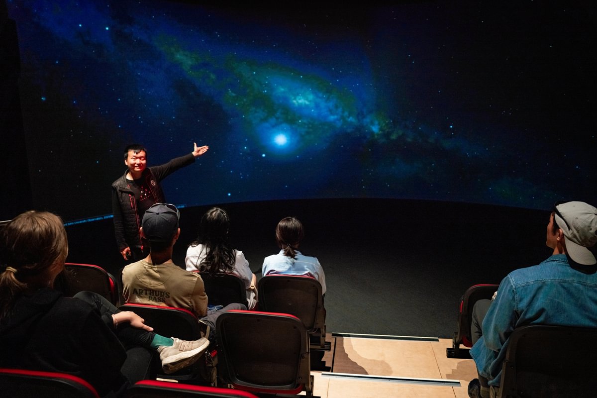 Mt John Day   Indoor   Medium